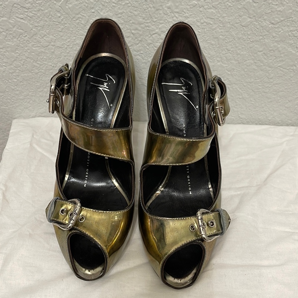 Giuseppe Zanotti . Size 37. Made in Italy.  Great condition.